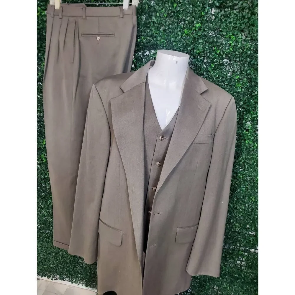 Oscar De La Renta 3 piece suit